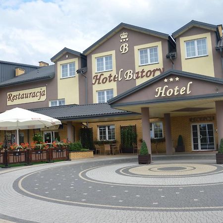 Hotel Batory Tłuszcz Exterior foto